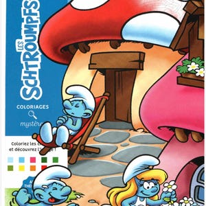 Könnte beinhalten: Eine farbenfrohe Illustration aus einem Malbuch für Kinder mit Schlümpfen. Ein Schlumpf entspannt sich in einem roten Stuhl, während andere in der Nähe von Pilzhäusern spielen. Das Buchcover zeigt den Titel "LES Schtroumpfs" und das Wort "Coloriages".
