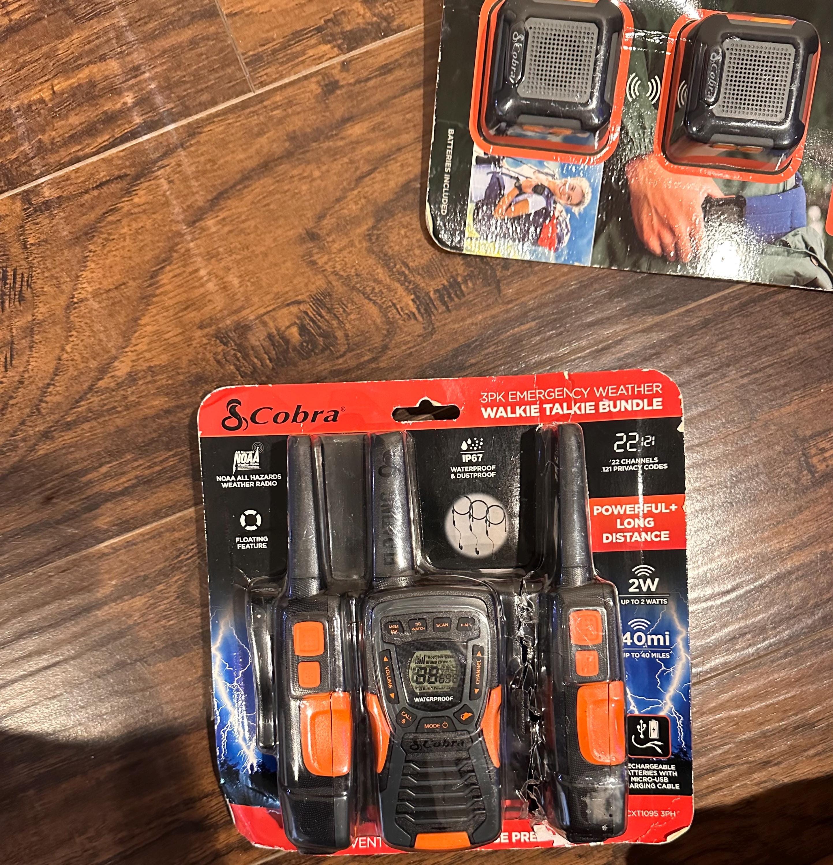 4 Pack Cobra CXT1095 FLT Adventure 22-Channel Waterproof Walkie Talkies - Camo (Up To 37 Miles)