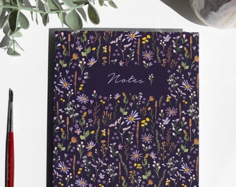 Carnet avec un design unique de fleurs et de plantes | Revue |