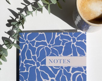 Kustblauw Bloemen A5 Soft Touch Journal | Unieke print - ontwerp