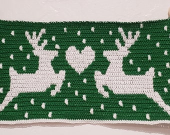 Reindeer Christmas Wall Hanging Mosaic Crochet Pattern (PDF Pattern)