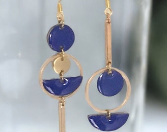 Mismatched asymmetrical earrings in gold stainless steel - royal blue sequins - for women or young girls