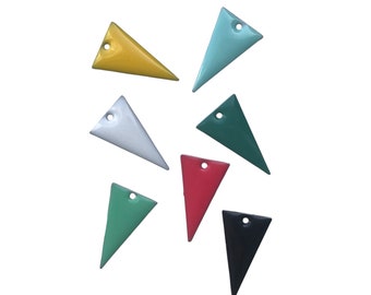 Set of 4 enamelled sequin triangle charms for jewelry creation, earrings, several colors available