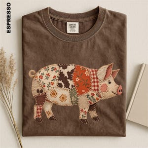 Faux Patchwork Pig Shirt, Vintage Farm Animal Tee, Cottagecore Folk Art Top, Rustic Floral Pig Graphic Shirt, Country Farm Lover Sweatshirt
