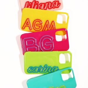 Gepersonaliseerde telefoonhoes, Groovy, hoesje met 3D-letters, kleurrijk