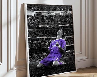 Cristiano Ronaldo Real Madrid Poster | Black & White Football Wall Art