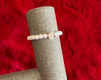 Pulsera de cuarzo rosa con clase moderna