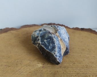 Earth Gift - 200g Black Flint Stone for Protection and Grounding
