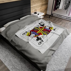 Queen of Clubs Velveteen Plush Blanket