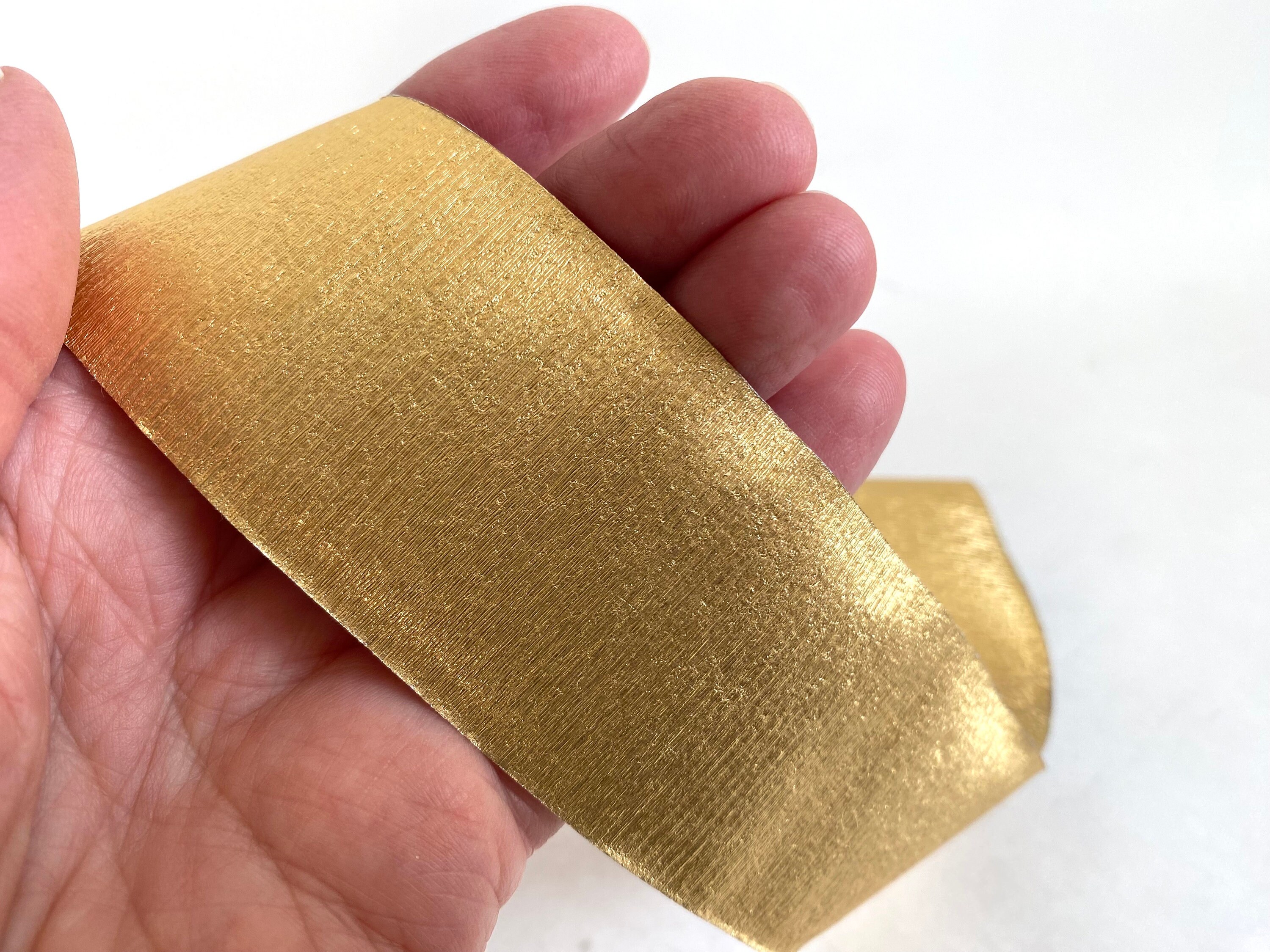 50 GOLD Metallic CREPE Paper STREAMERS / Garland 1 Roll 1 3/4 Crafting Crepe Paper Spritz Gold