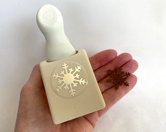Martha Stewart SNOWFLAKE Paper PUNCH | 1-1/4” Snowflake Paper Punch |  Christmas Punch for Scrapbooking & Crafting | Pre-Owned Paper Punch