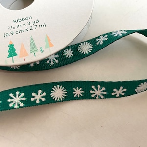 3 yds Green w/Iridescent Snowflakes CHRISTMAS RIBBON | 3/8 in x 3 yd Green Grosgrain White Snowflakes | Place & Time Wonderland Ribbon