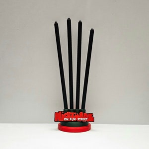 NOES 1 v1 Freddy Krueger Glove Stand/Glove Holder/Horror Movie/Freddy Krueger/Collector/Memorabilia