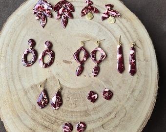 Oorbellen bordeauxrode marmeren polymeerklei: lichtgewicht wintersieraden