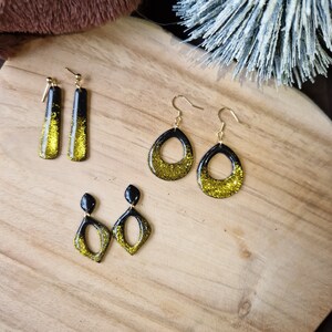 Gold glitter and black earrings, new year&#39;s earrings, party earrings, polymer clay earrings