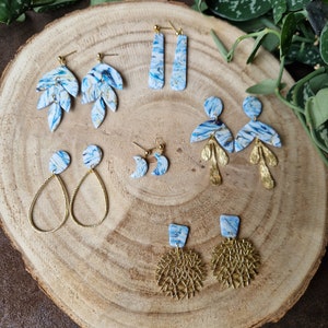 White and blue earrings, marble earrings polymer clay earrings