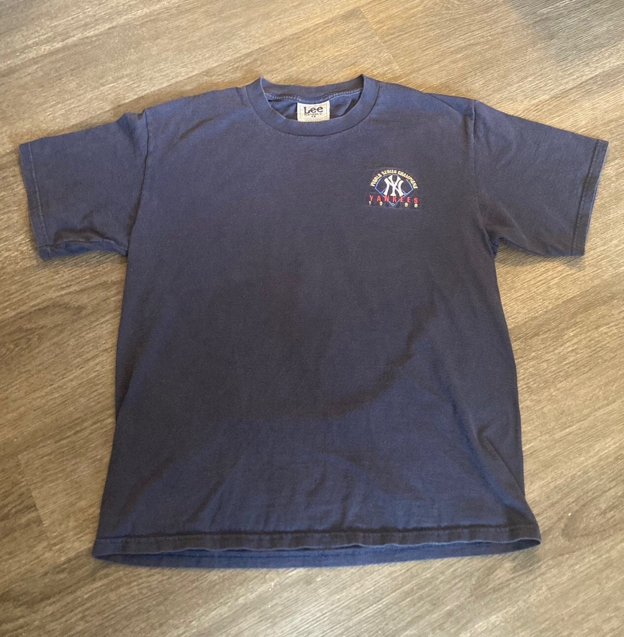 NY YANKEES 1999 WORLD SERIES CHAMPS TEE - Primetime