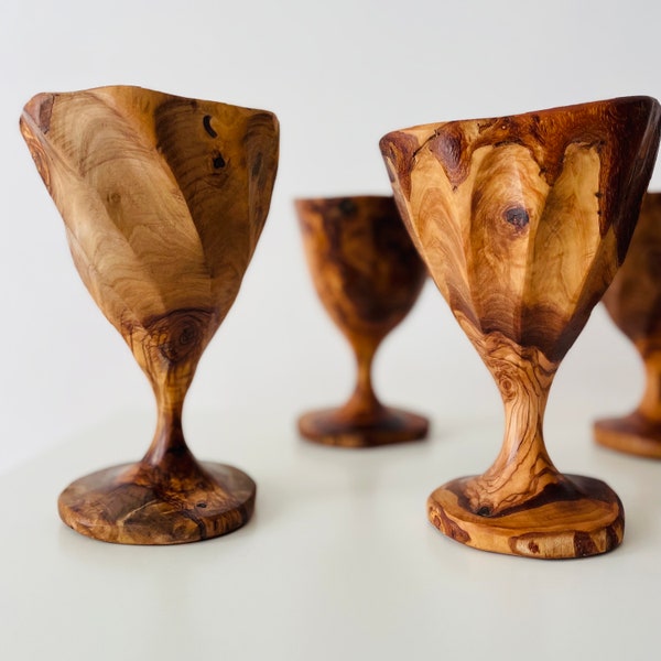 Set de deux verres à vin en bois d'olivier de bruyère fait main 17x ø 12,5 cm idées cadeaux de Noël