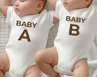 Conjunto de bodys para bebés gemelos (A y B), bodys a juego para gemelos, conjunto para recién nacidos gemelos, regalo para baby shower de gemelos, conjunto para revelar el sexo del bebé en el hospital.