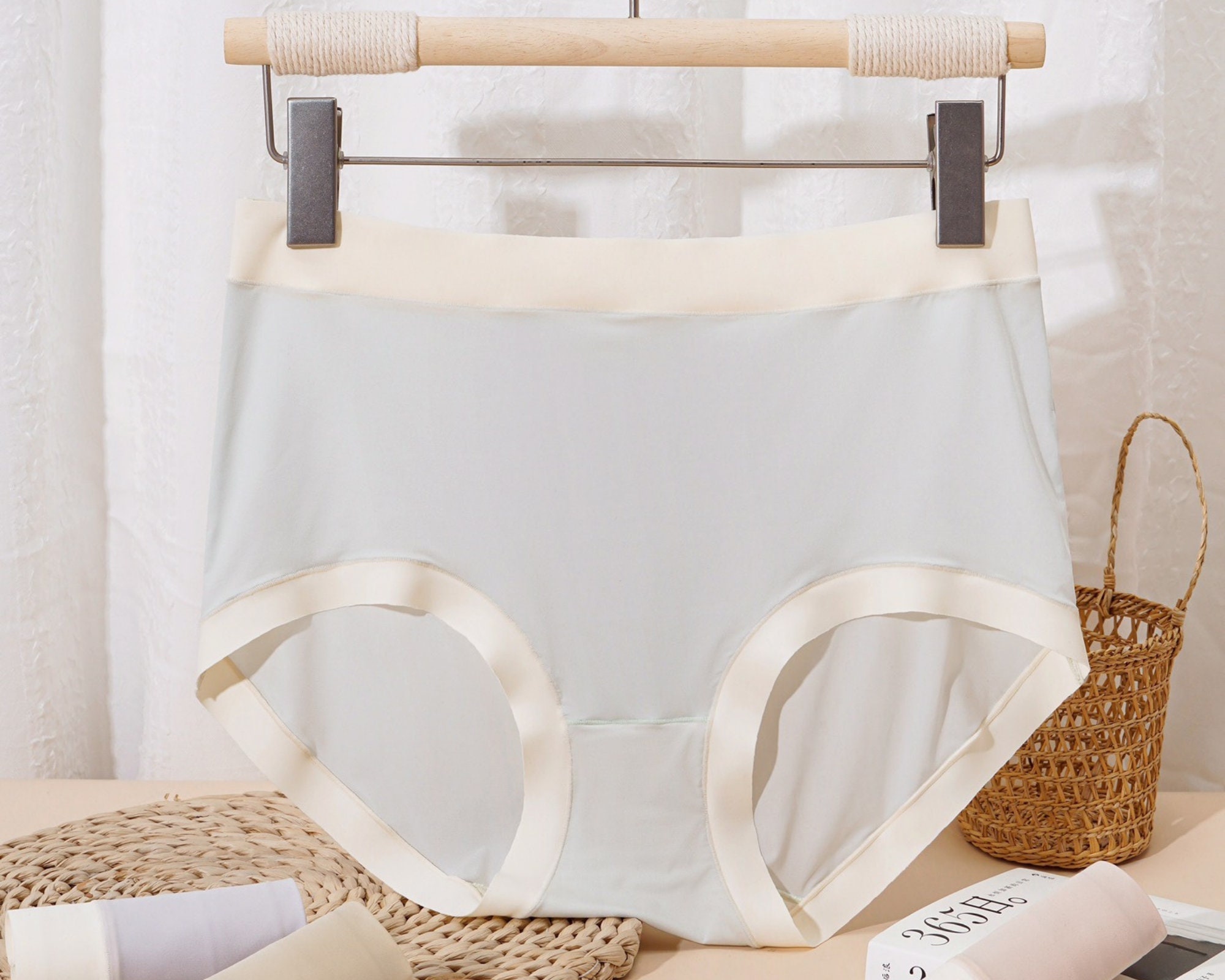 Lady Panties Seamless Nylon Soft Underwear Summer Fast-Drying Ice Silk  Underpants High-grade Boxer Shorts Women Lingerie Set
