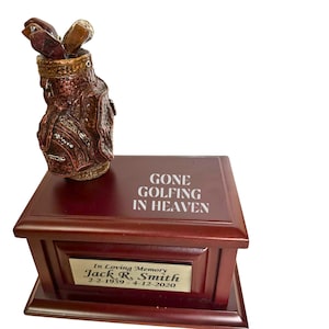 Gone Golfing kleine aandenken-urn voor as voor mensen.  Golfing in Heaven Aandenken voor golfliefhebbers met golfclubs