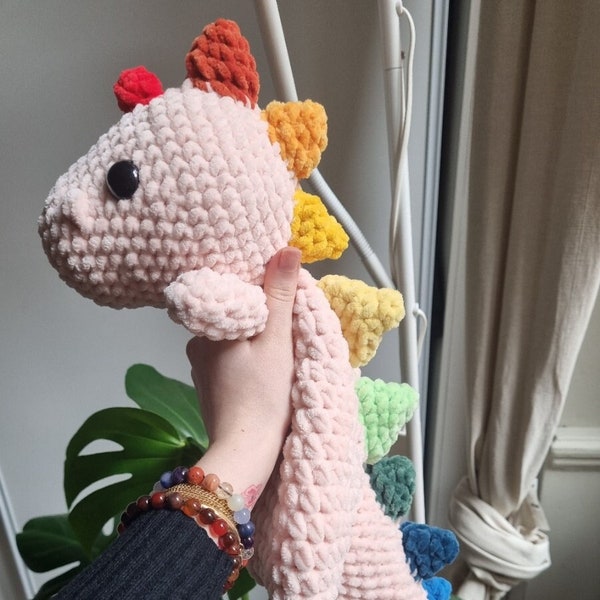 Peluche en crochet Dragon arc-en-ciel pour bébé