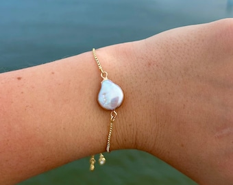 Dainty Freshwater Pearl Bracelet – Adjustable Beachy Bracelet, Ocean-Inspired Jewelry, Minimalist Gift for Her, Summer Accessory