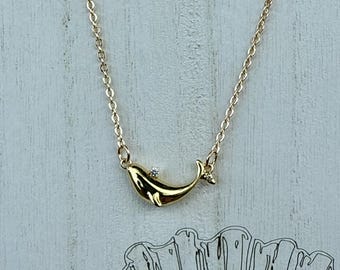 Gouden walvisketting – 14K gold filled CZ walvishanger aan 16-inch gouden rolo-ketting, Coastal Ocean Jewelry Gift