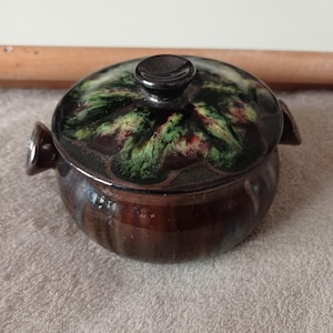 Glazed stoneware pot