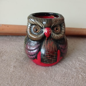 Owl-shaped pencil holder