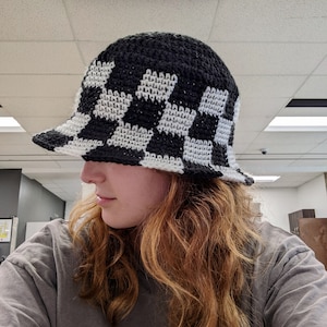 Pattern for checkered hat