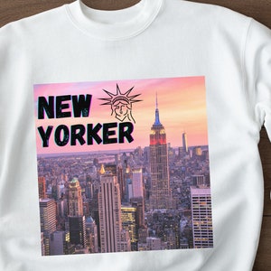 The New Yorker, New York Sweatshirt, New York City Sweatshirt, New Yorker Sweatshirt, New York Lover Gift, Nyc Sweatshirt for women