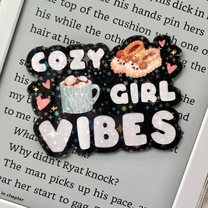 Cozy Girl Vibes • Adhesivo holográfico