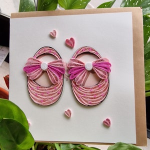 Carte de voeux Quilling - fille heureuse - baptême - cadeau pour une future maman - félicitations pour un futur papa - art mural et décoration de bureau