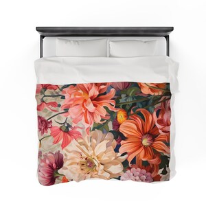 Floral Print Blanket, Flower Painting, Home Décor, Gift - Wrap Yourself in Nature&#39;s Beauty, Blossom Haven: Velveteen Plush Blanket