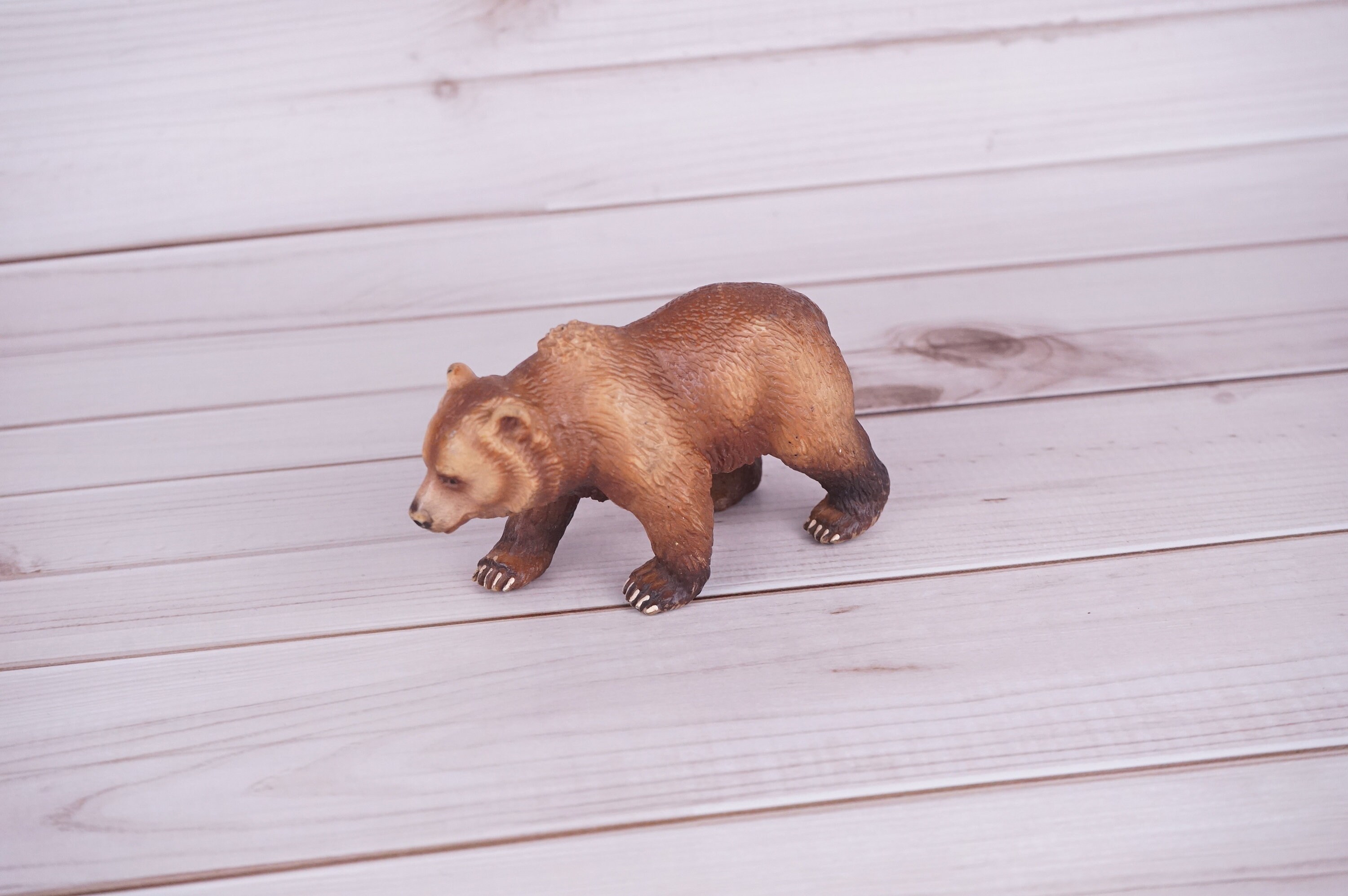 Schleich Germany BROWN GRIZZLY BEAR Female 2003 Play Figurine Hand