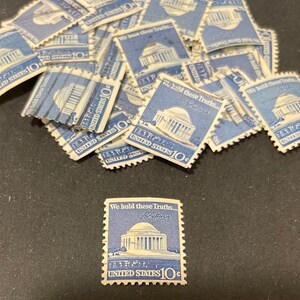 VINTAGE TREASURES -  1970&#39;s Stamps For Crafting: US 10c; 30 Pieces