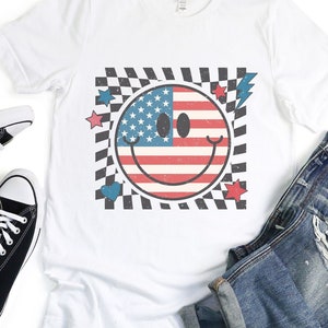 Retro Smiley Face Graphic Tee: Patriotic Checkered Shirt