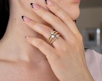 Pierścienie z koralikami z 14-karatowego złota, koraliki z mosiądzu w kształcie motyla, koraliki z mosiądzu w kształcie gwiazdy, koraliki z mosiądzu w kształcie koniczyny na szczęście, elastyczne pierścienie, biżuteria ręcznie robiona