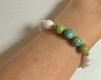Bransoletka z koralików z barwionego białego jadeitu, bransoletka z kamieni szlachetnych jaspisu, koraliki wypełnione 14-karatowym złotem, elastyczna bransoletka,