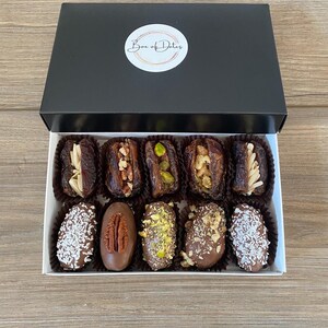 Nut-Stuffed & Chocolate-Dipped Medjool Date Box: A Gourmet Delight