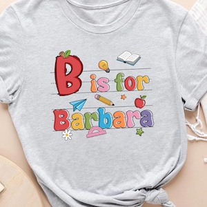 Camiseta personalizada para niño de regreso a clases con nombre, letra para el nombre, camiseta personalizada para el primer día de clases, camiseta escolar para niño