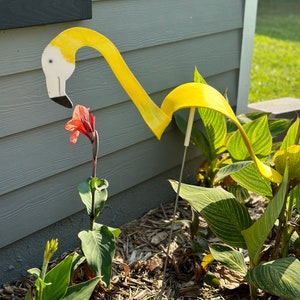 1 Large Yellow Flamingo Bobbing Bird PVC Dancing Balancing Sculpture Whirligig Wind Spinner Garden Art Decor Yard Flamingo Swirl