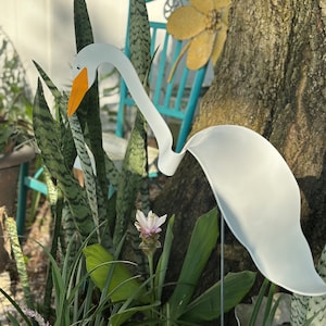 1 Large Egret Yellow Beak Bobbing Bird PVC Dancing Balancing Sculpture Whirligig Wind Spinner Garden Art Decor Yard Swirling