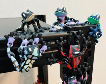 Mini 3D Printed Frogs With Magnetic Feet - Customizable Frog