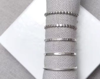 Magere zilveren stapelring | Sterling zilveren ring | Minimalistische ring | Sierlijke zilveren ringen