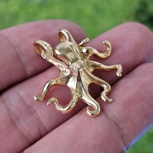 Betoverende 14k gouden octopus hanger/bedel hoog detail met diamanten ogen nautische gouden hanger afbeelding 8