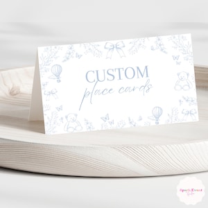 Tarjeta de lugar imprimible en Toile de Jouy, tarjetas de nombre para mesa de baby shower en azul polvoriento, plantilla de tarjeta de lugar en Toile azul francés, decoración elegante para fiesta en Toile