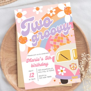 Deux faire-part de fête d'anniversaire groovy Boho rétro groovy hippie anniversaire Daisy groovy deuxième anniversaire modifiable inviter BP542