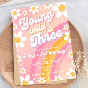 Groovy Geburtstagsparty Einladung Boho Retro Groovy Hippie Geburtstag Daisy Hippie Jung Wild & Drei bearbeitbar Einladen Sofort Download